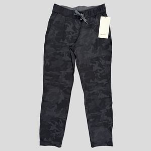 Women's NWT Black/Grey Lululemon Camo Athletic On the Fly Pants Size 4